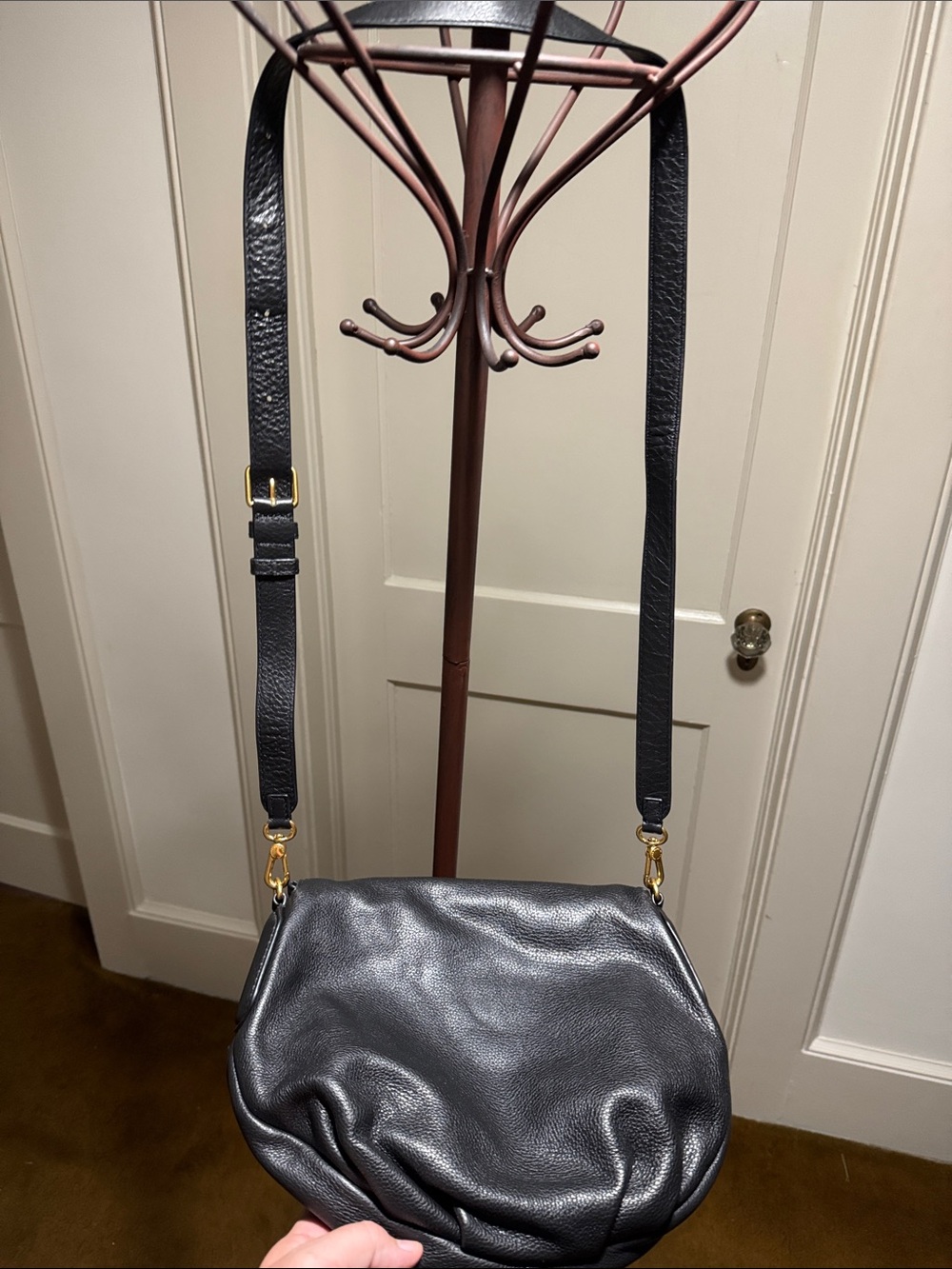 Marc Jacobs Black Pebbled Leather Shoulder Bag with Gold Plate - Picture 6 of 8